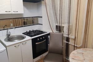 возле памятника Славы 3